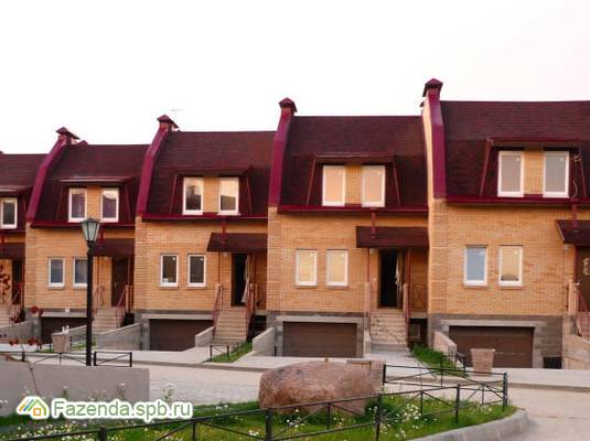 Малоэтажный жилой комплекс Ижорская линия-3, Гатчинский район. Актуальное фото.