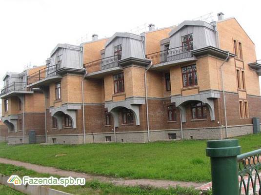 Малоэтажный жилой комплекс Заречье, Пушкинский район. Актуальное фото.